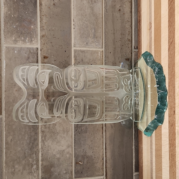 Glass totem pole - Picture 3 of 7
